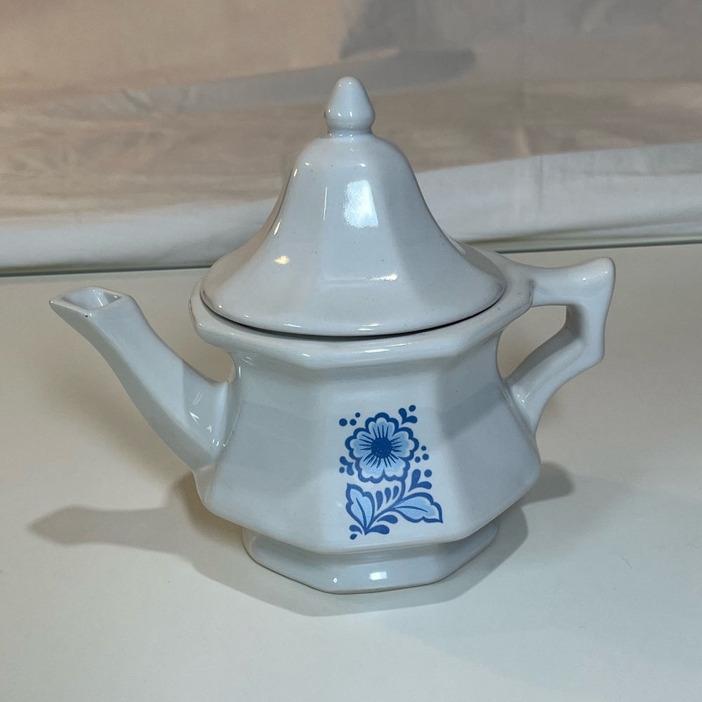 Vintage 1970’s Avon White Tea Pot Blue Flower. Approx 6”x 6.5”
